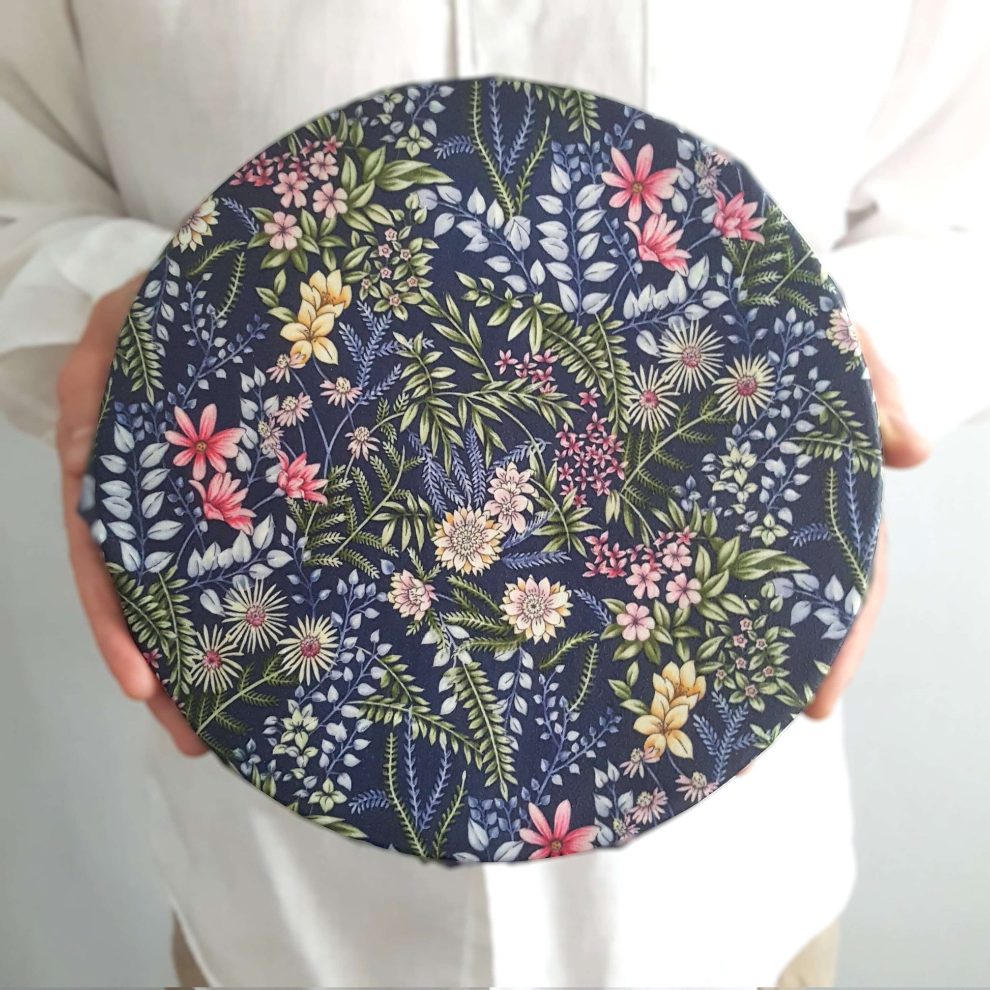 Award-winning Small Family Business. 3,600 5* Reviews. WHOLESALE, too.