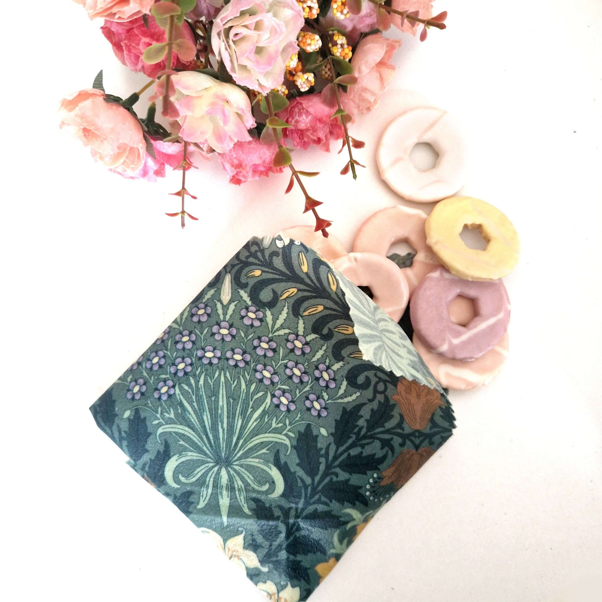 Award-winning Small Family Business. 3,600 5* Reviews. WHOLESALE, too.