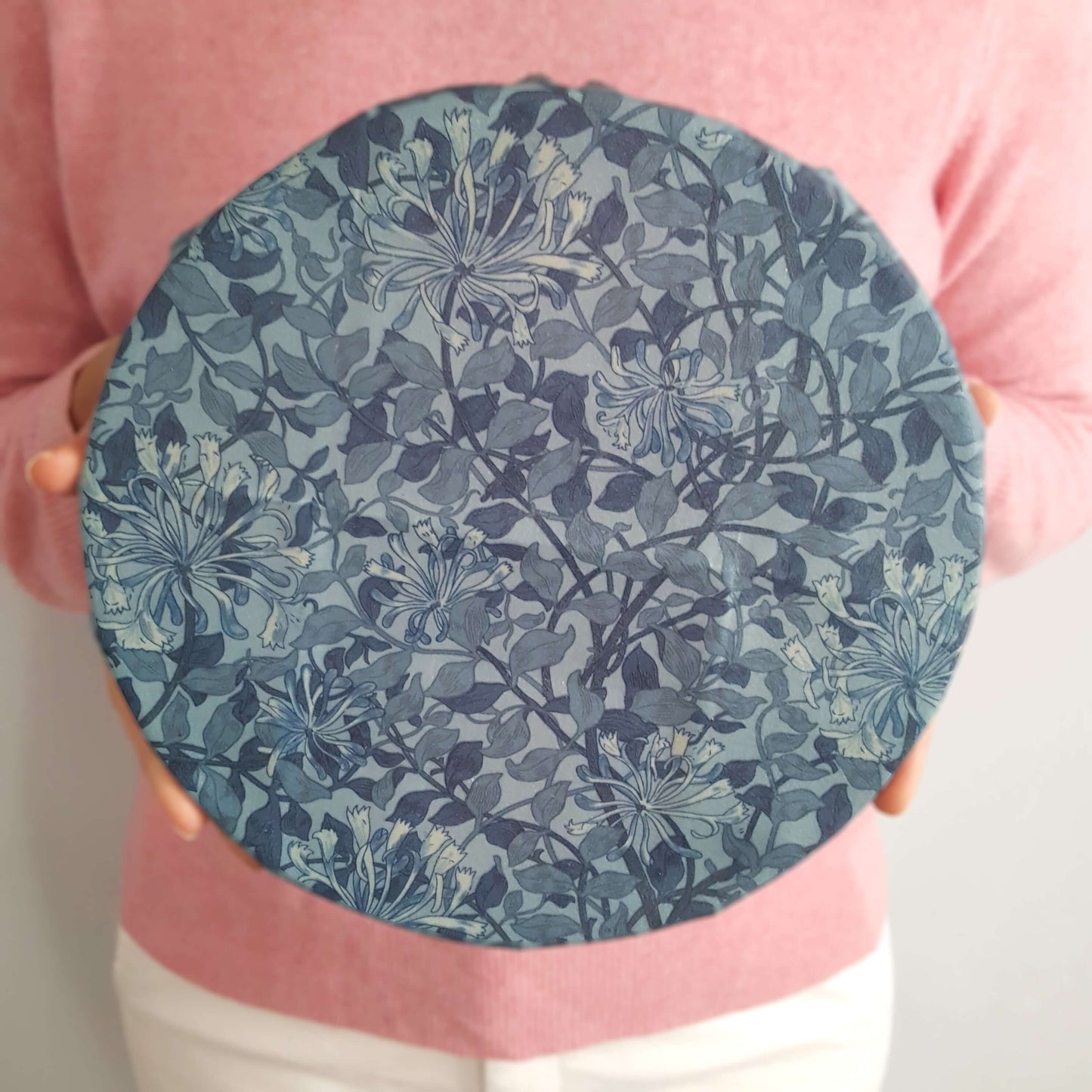 Award-winning Small Family Business. 3,600 5* Reviews. WHOLESALE, too.